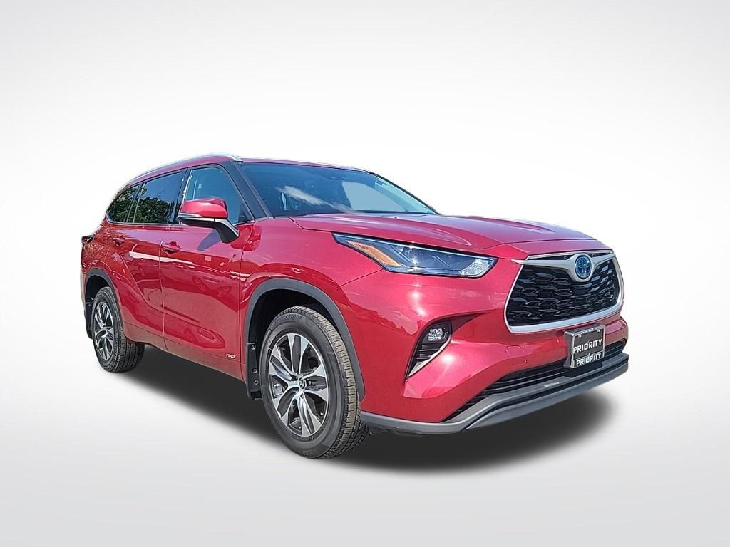 Thumbnail: 2022 Toyota Highlander - 6