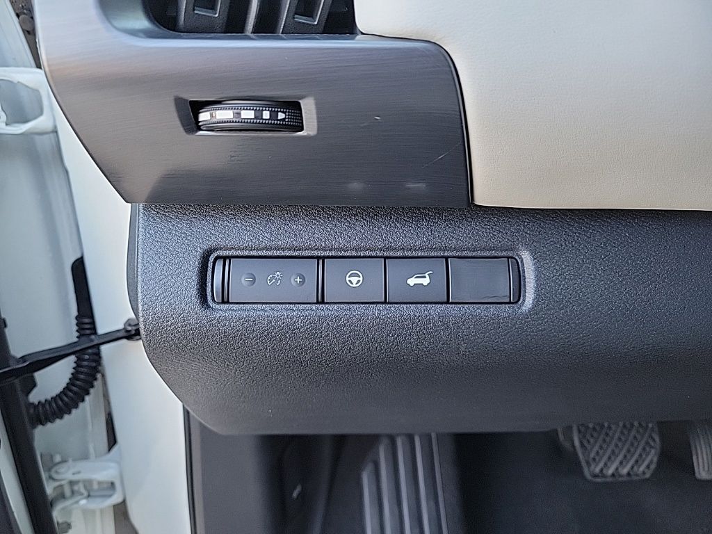 Thumbnail: 2023 Nissan Pathfinder - 34