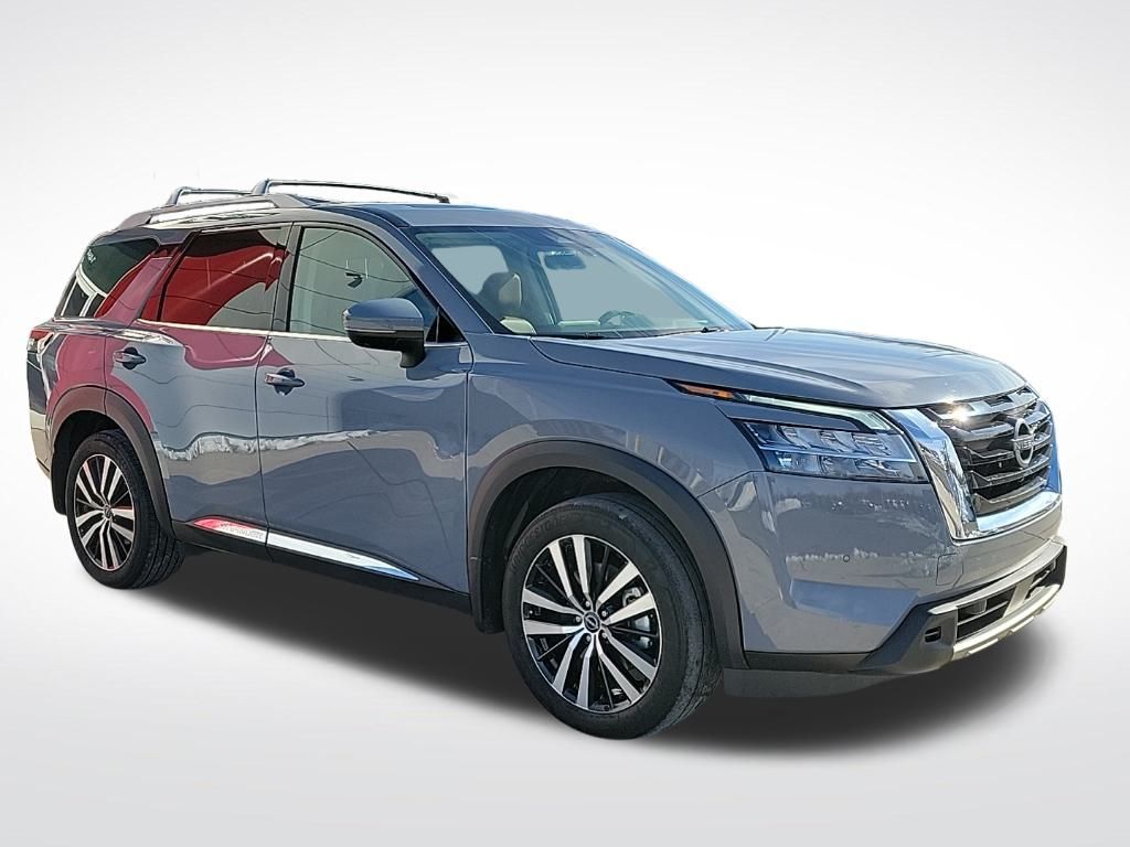 Thumbnail: 2023 Nissan Pathfinder - 8