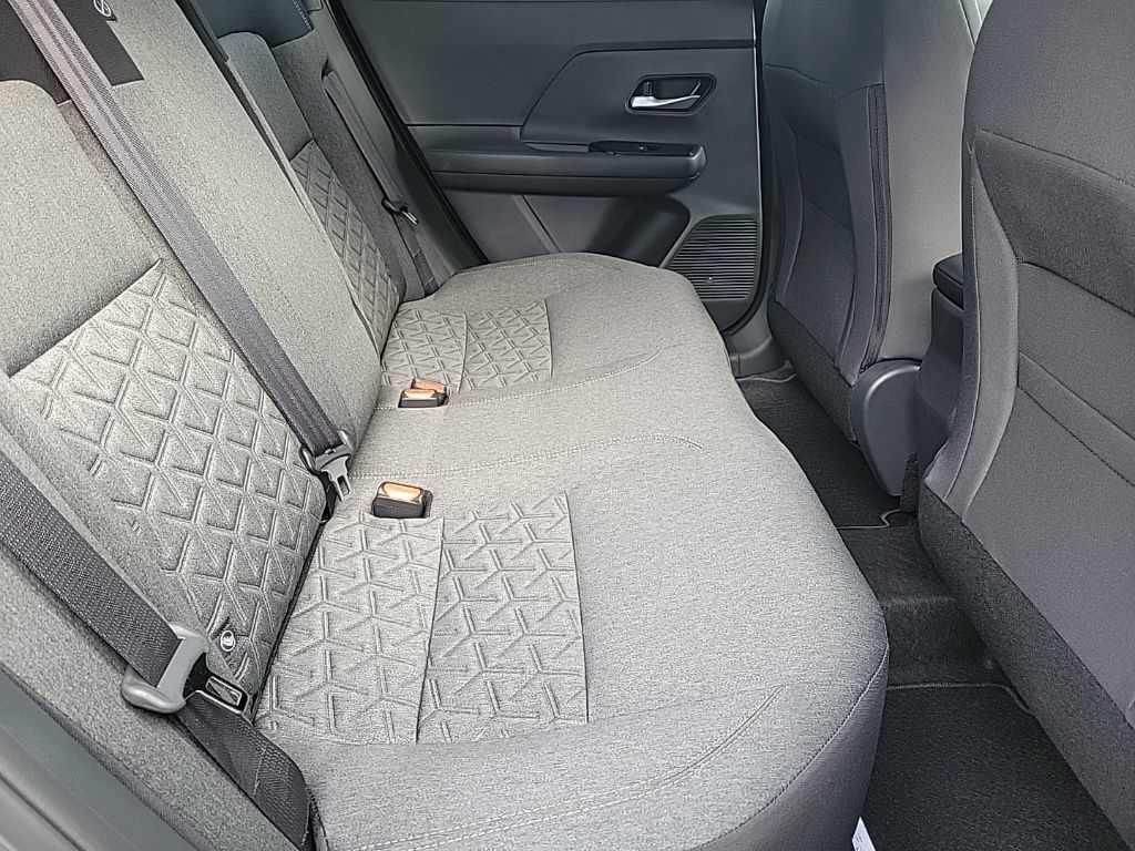 Thumbnail: 2026 Nissan Kicks - 15