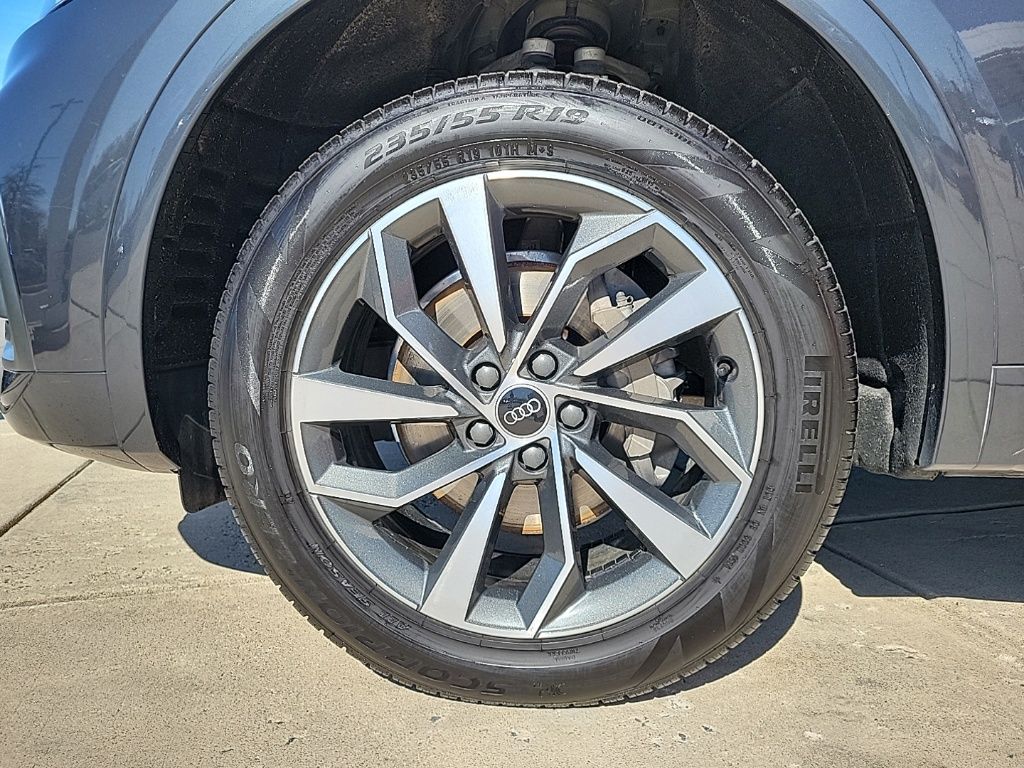 Thumbnail: 2021 Audi Q5 - 8