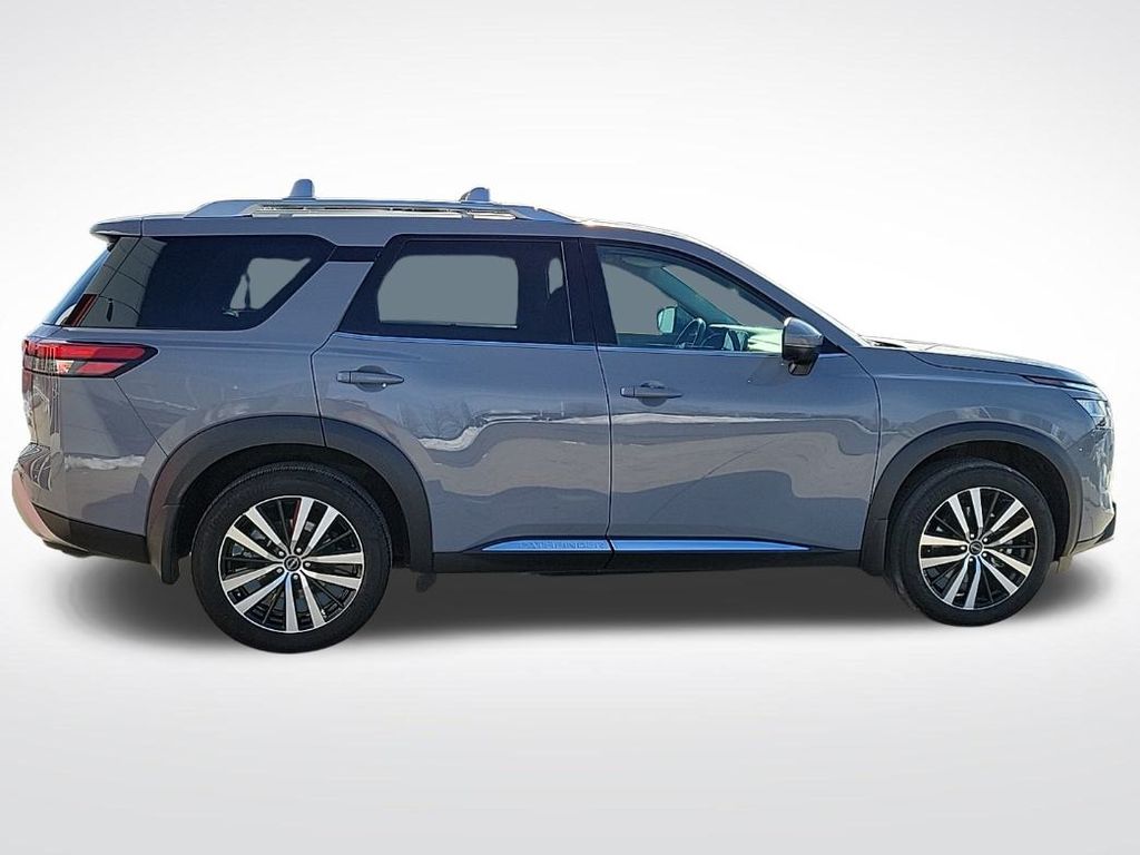Thumbnail: 2023 Nissan Pathfinder - 7