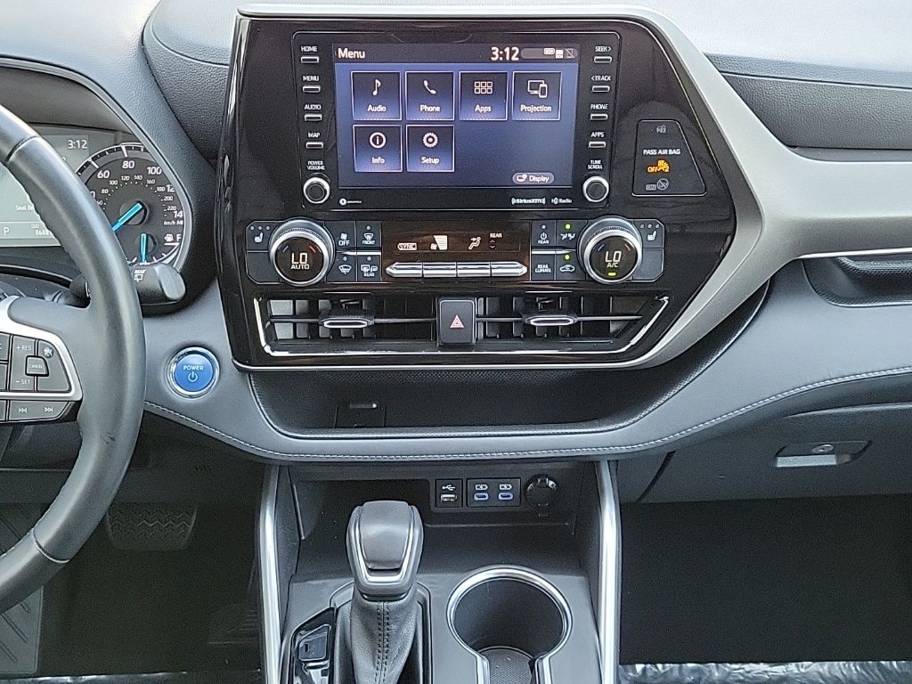 Thumbnail: 2022 Toyota Highlander - 23