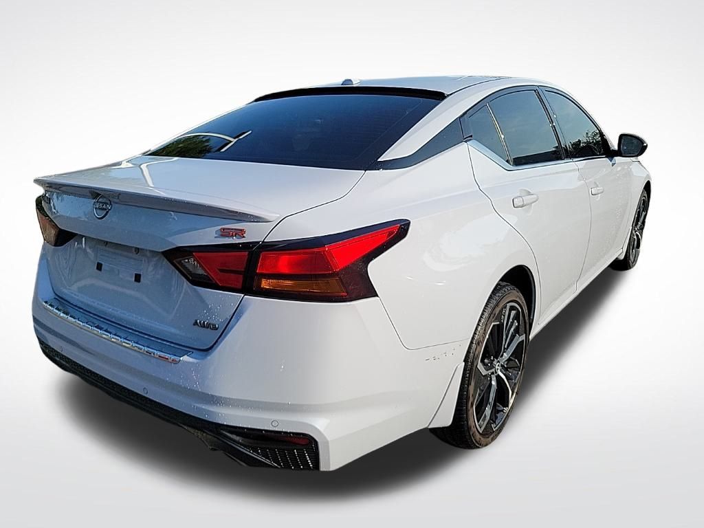 Thumbnail: 2023 Nissan Altima - 5