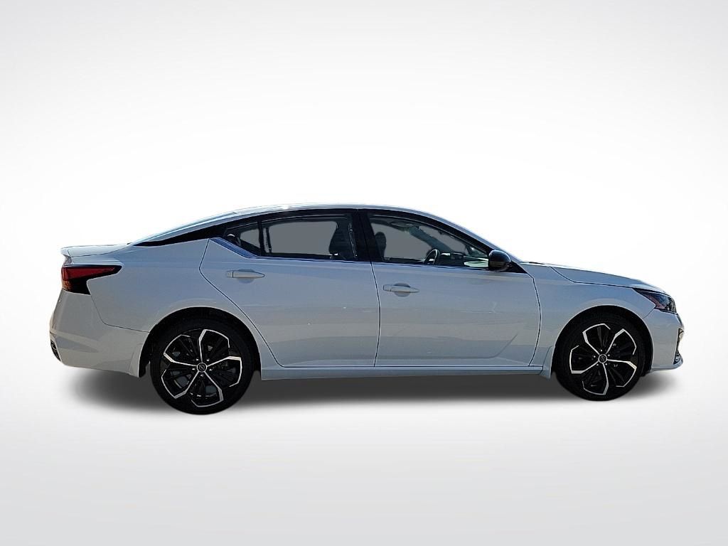 Thumbnail: 2023 Nissan Altima - 6