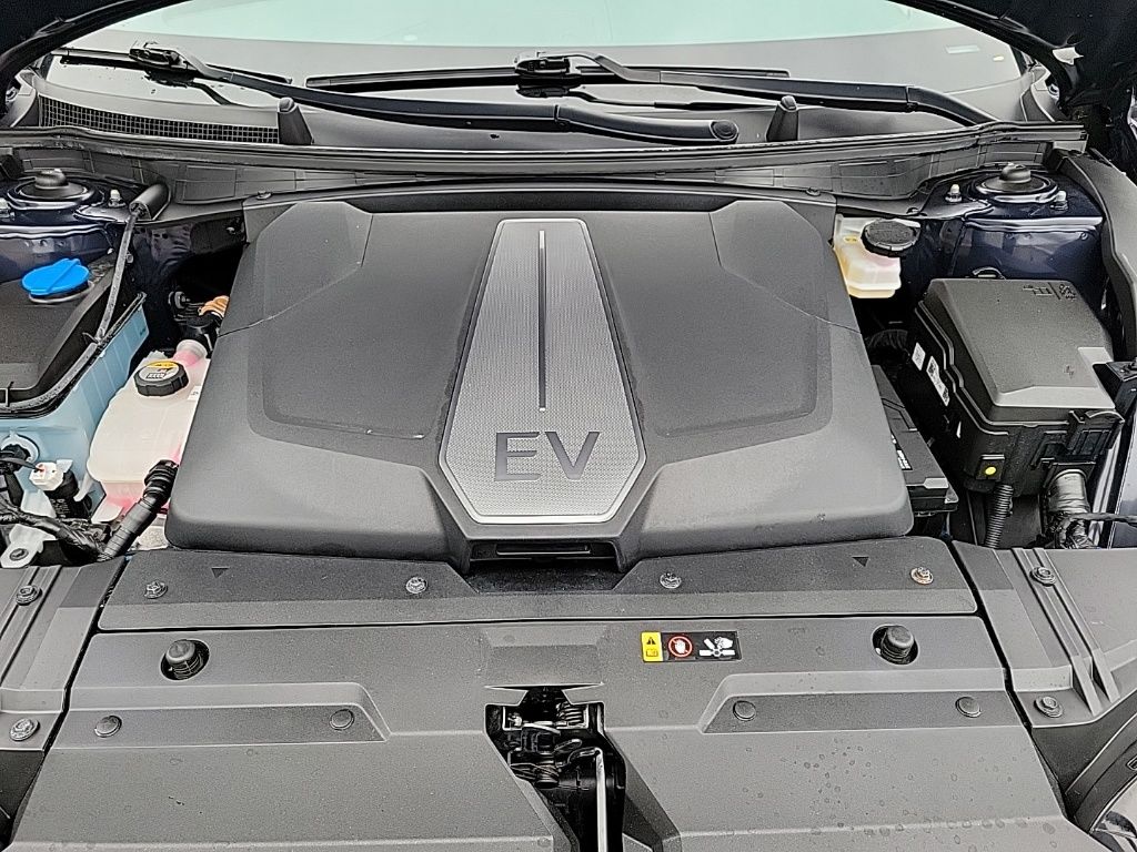 Thumbnail: 2022 Kia EV6 - 44