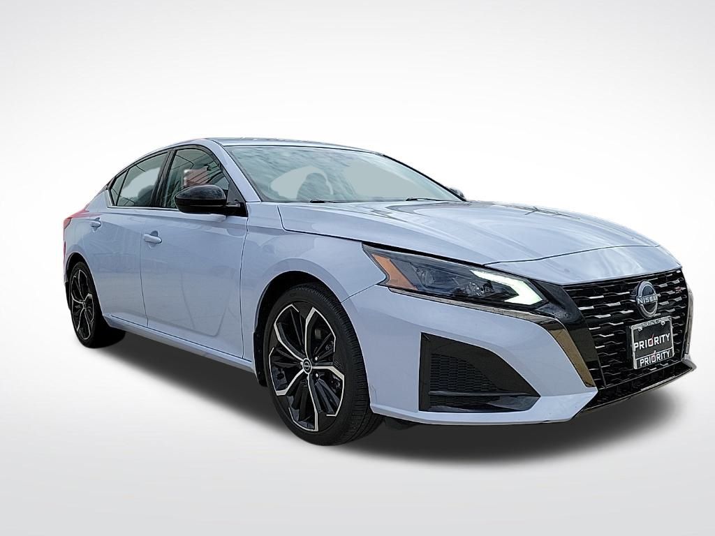 Thumbnail: 2023 Nissan Altima - 7