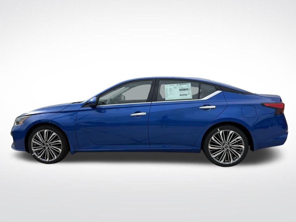Thumbnail: 2025 Nissan Altima - 2