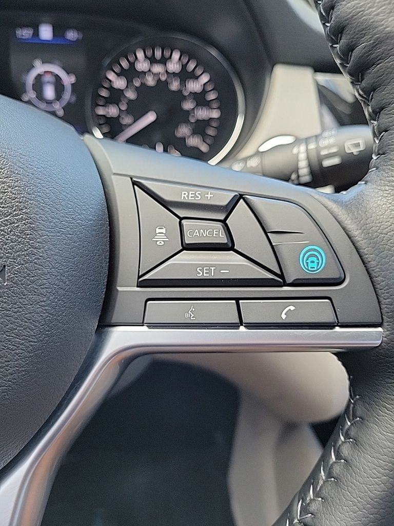 Thumbnail: 2022 Nissan Rogue Sport - 21