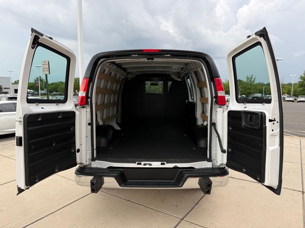 Thumbnail: 2023 Chevrolet Express - 24