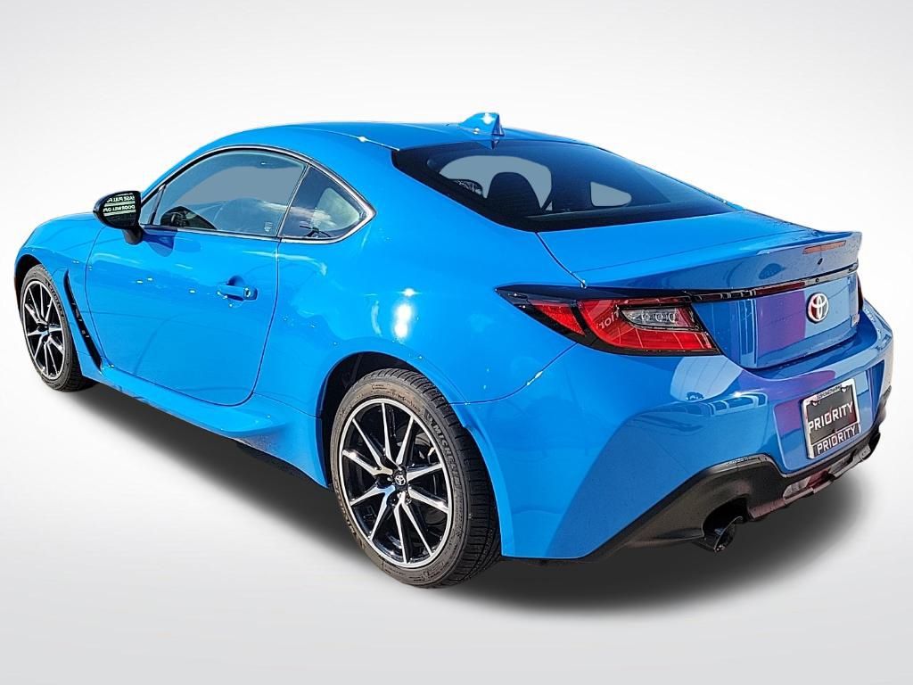Thumbnail: 2023 Toyota GR86 - 3