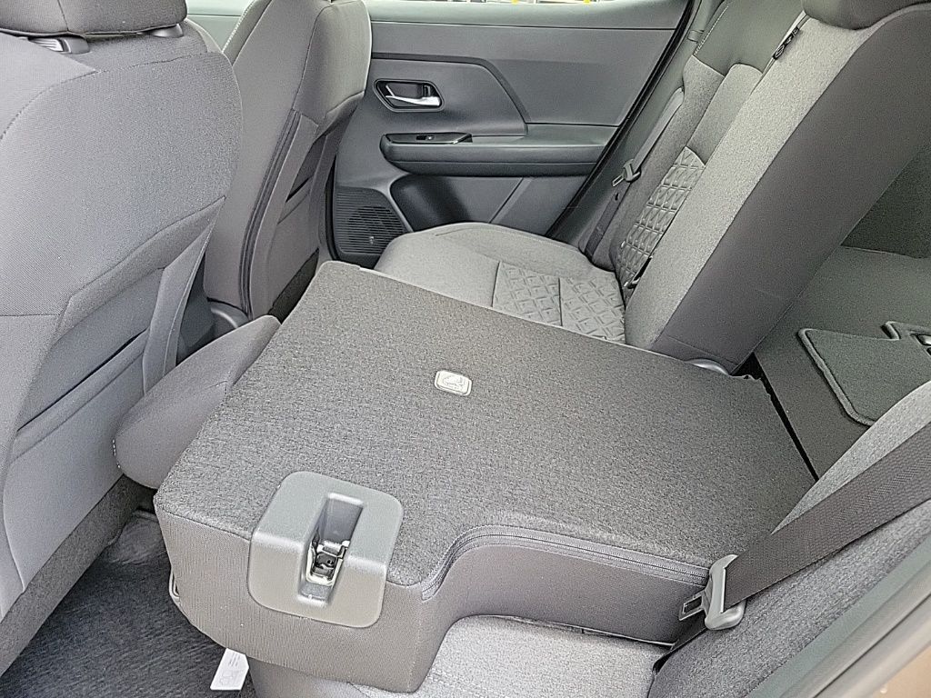 Thumbnail: 2025 Nissan Kicks - 17