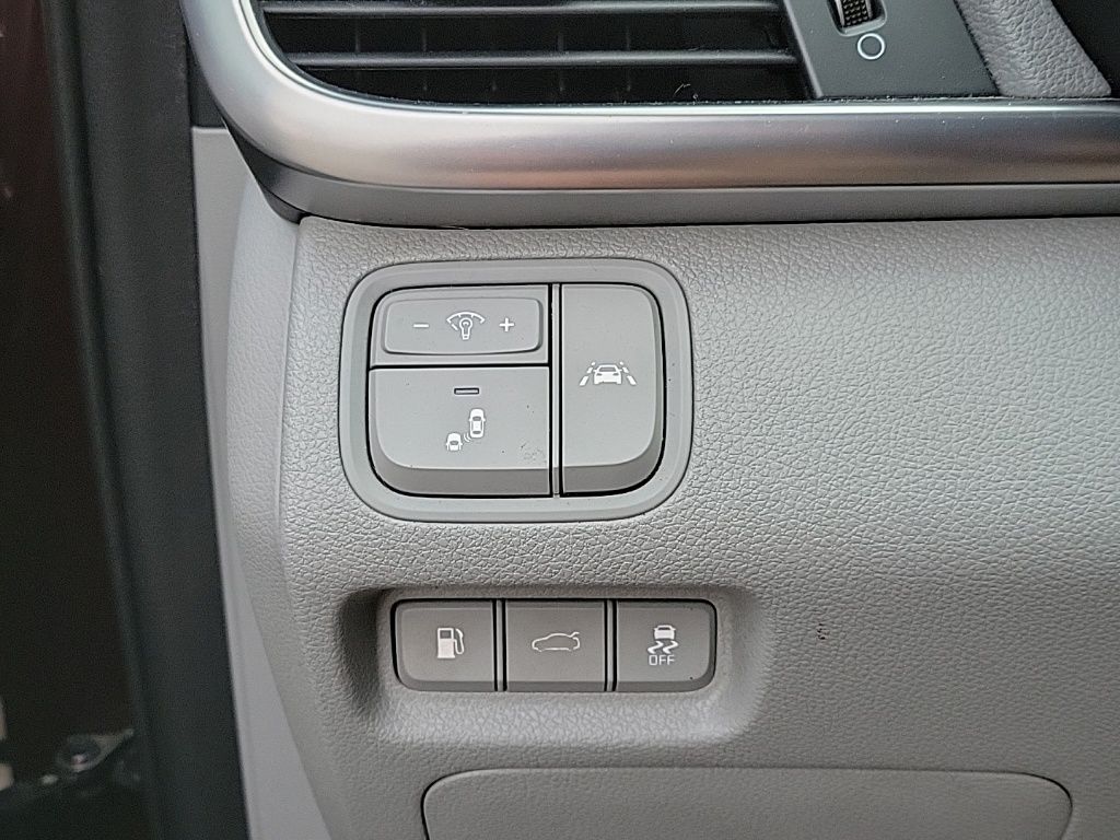 Thumbnail: 2017 Kia Optima - 18