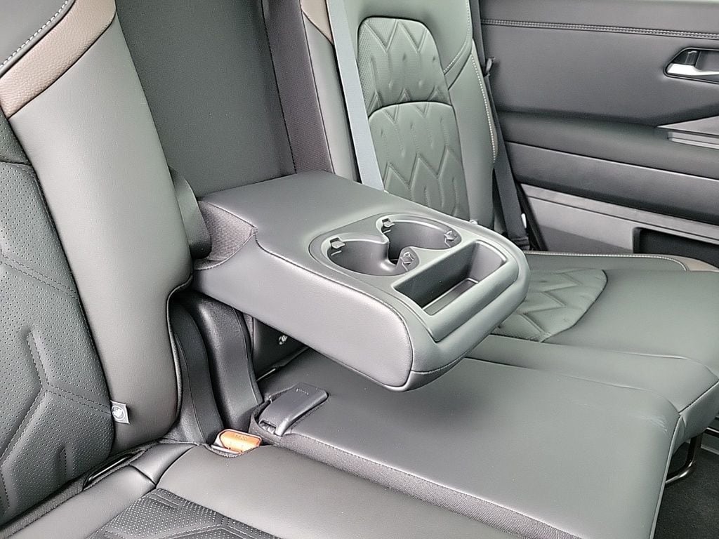 Thumbnail: 2026 Nissan Pathfinder - 16