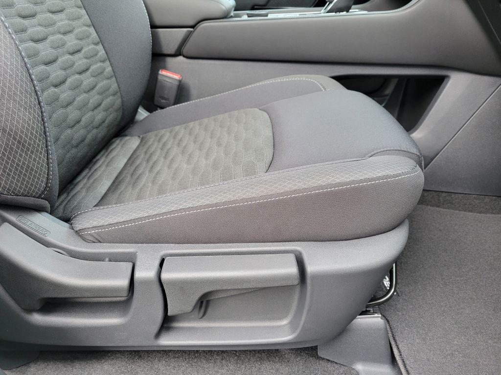 Thumbnail: 2025 Nissan Pathfinder - 16