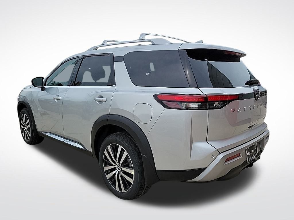Thumbnail: 2025 Nissan Pathfinder - 3
