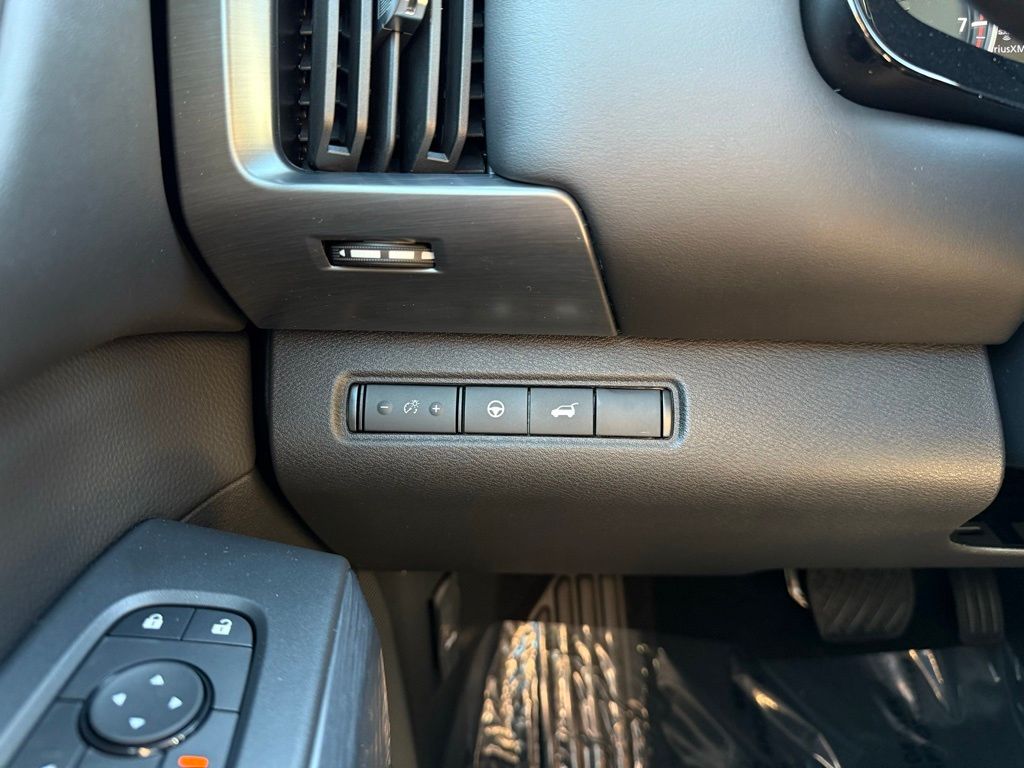 2025 Nissan Pathfinder Rock Creek 14