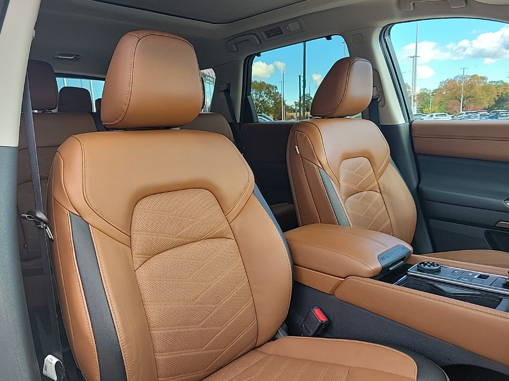 Thumbnail: 2023 Nissan Pathfinder - 14