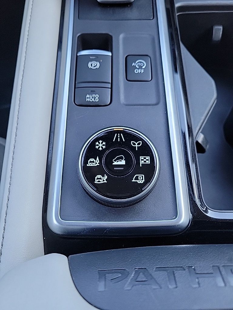 Thumbnail: 2024 Nissan Pathfinder - 30