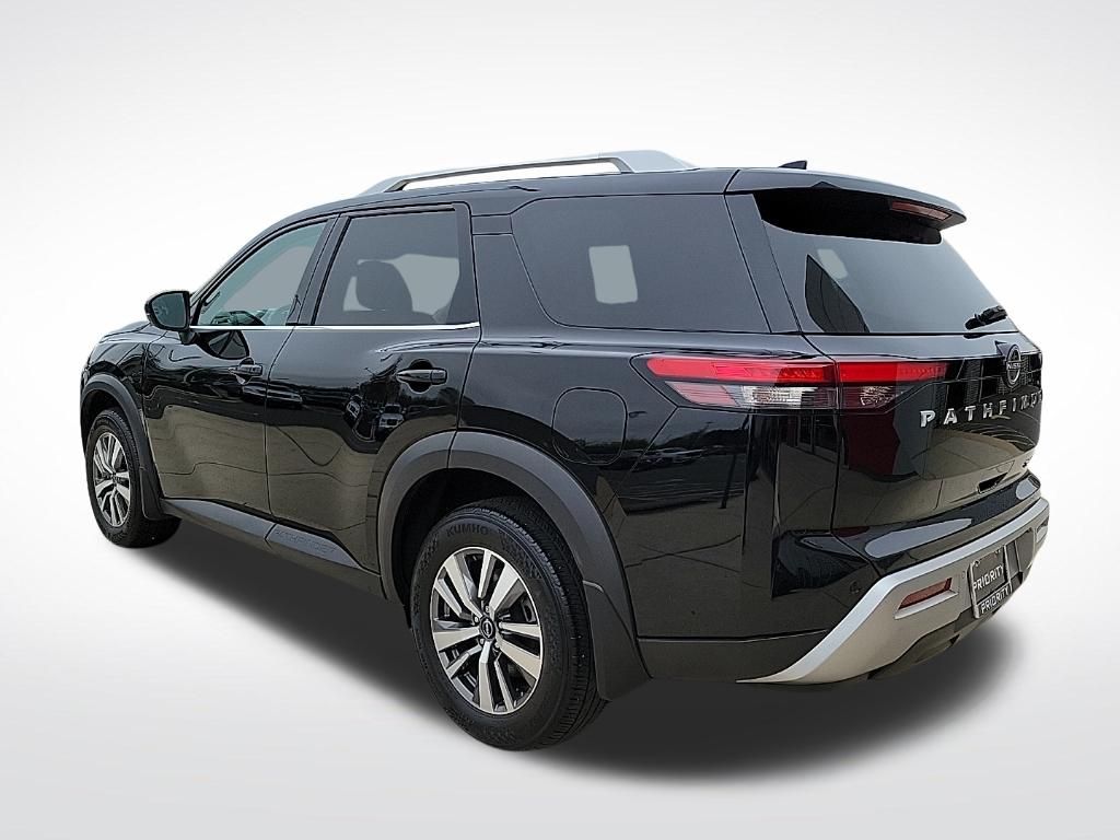 Thumbnail: 2023 Nissan Pathfinder - 3