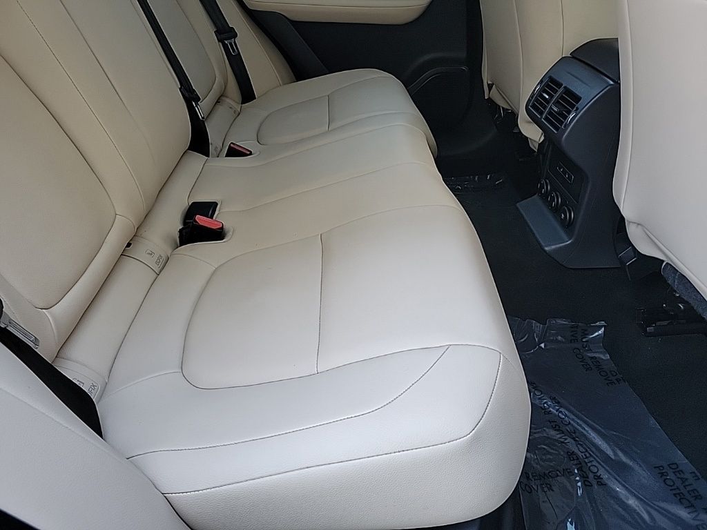 Thumbnail: 2019 Jaguar F-Pace - 14