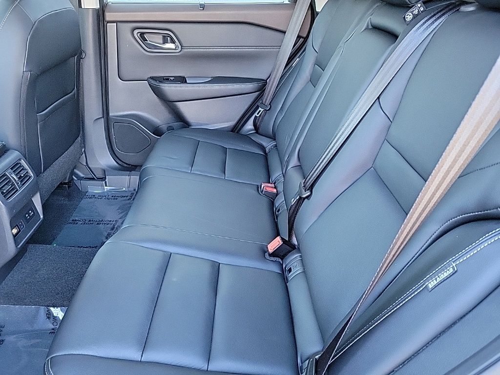 Thumbnail: 2022 Nissan Rogue - 14