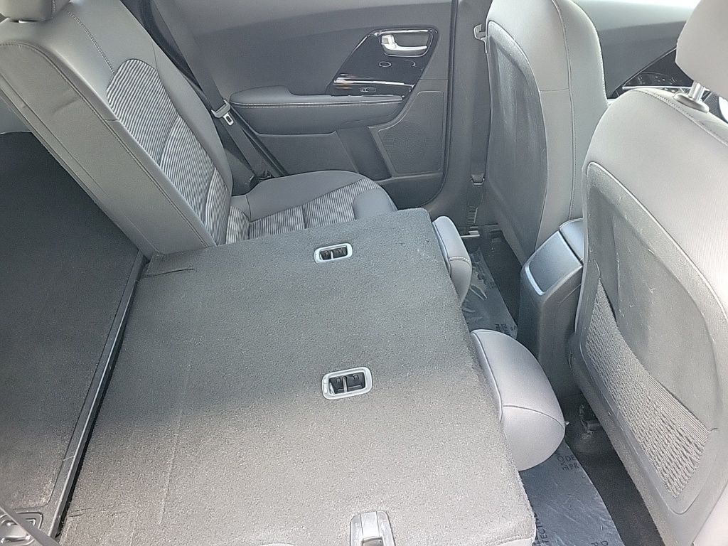 Thumbnail: 2020 Kia Niro - 13