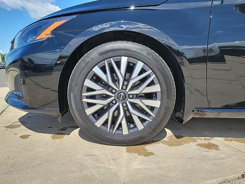 Thumbnail: 2023 Nissan Altima - 8