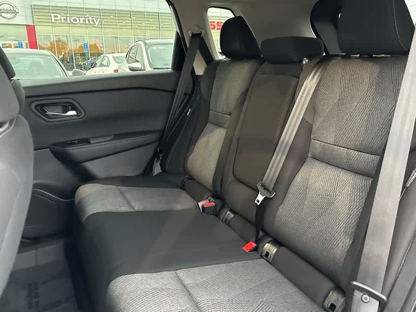 2025 Nissan Rogue SV 21