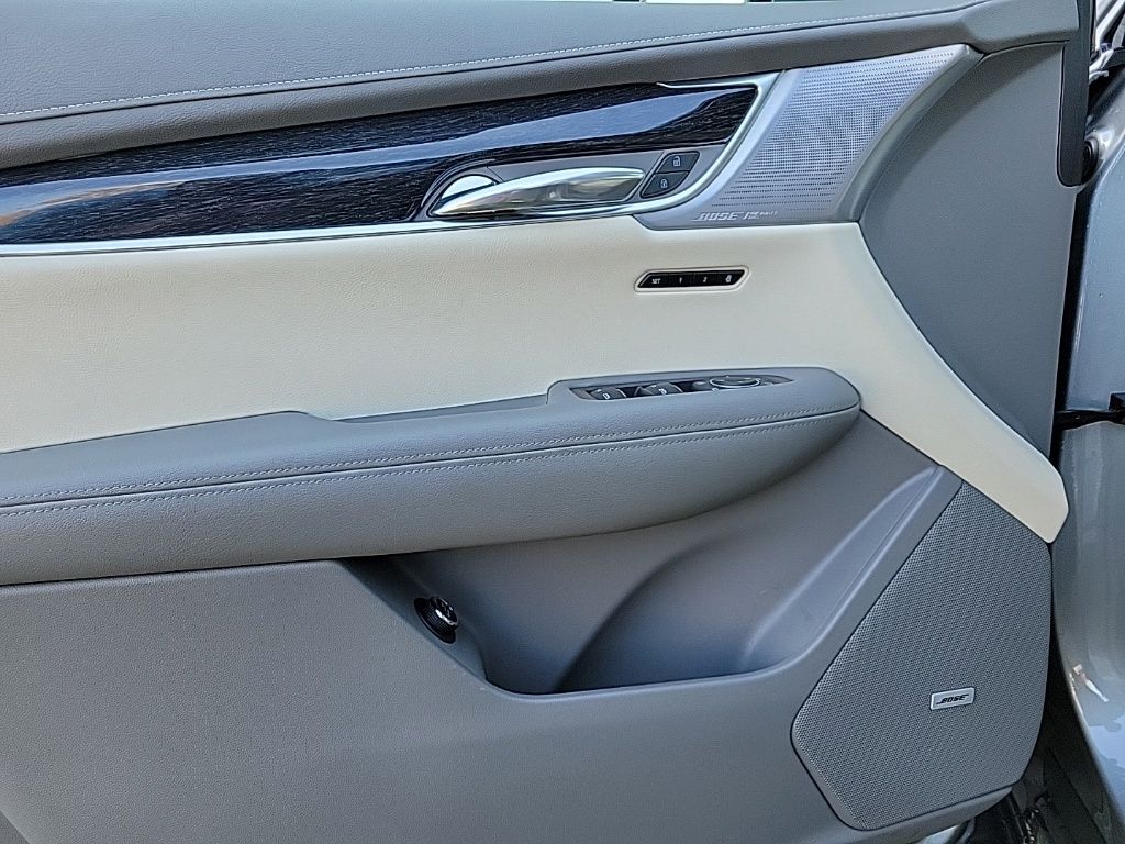 Thumbnail: 2023 Cadillac XT6 - 28