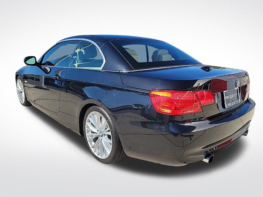 Thumbnail: 2011 BMW 3 Series - 4