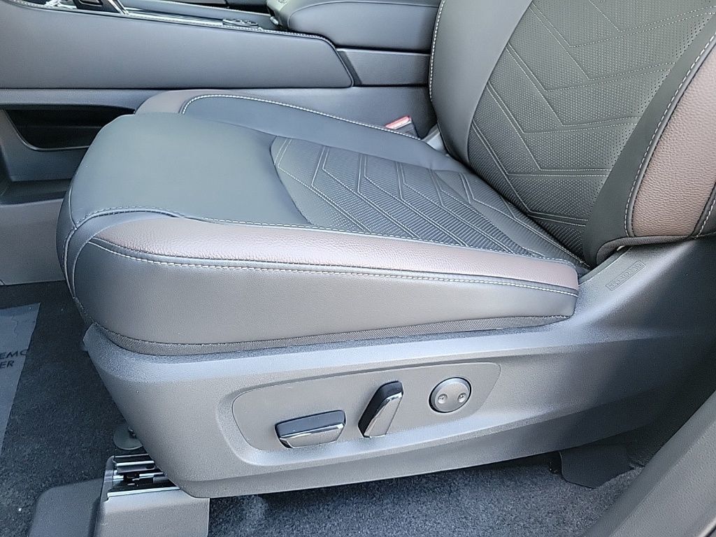 Thumbnail: 2025 Nissan Pathfinder - 25