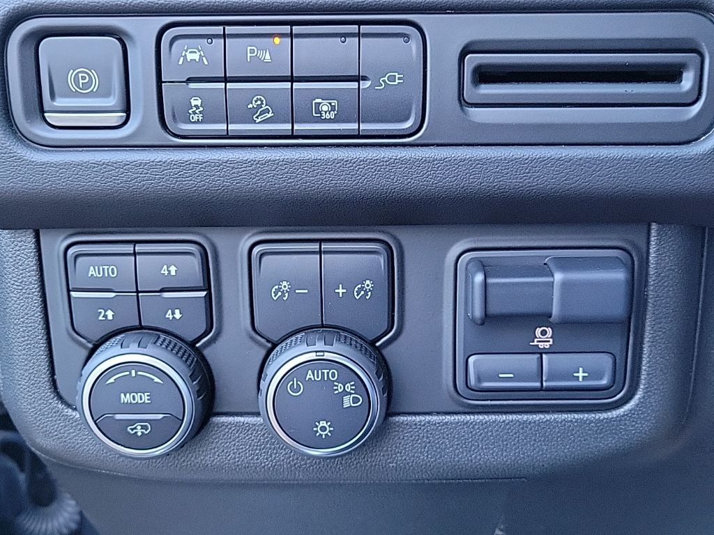 Thumbnail: 2022 Chevrolet Suburban - 29