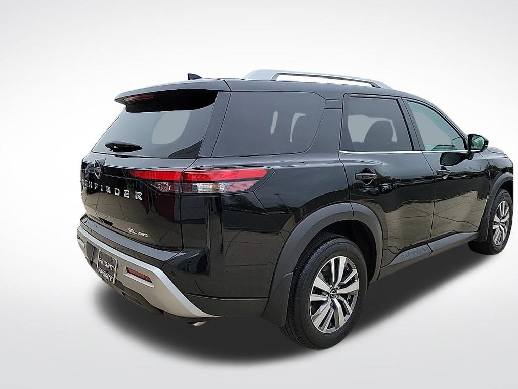 Thumbnail: 2023 Nissan Pathfinder - 4