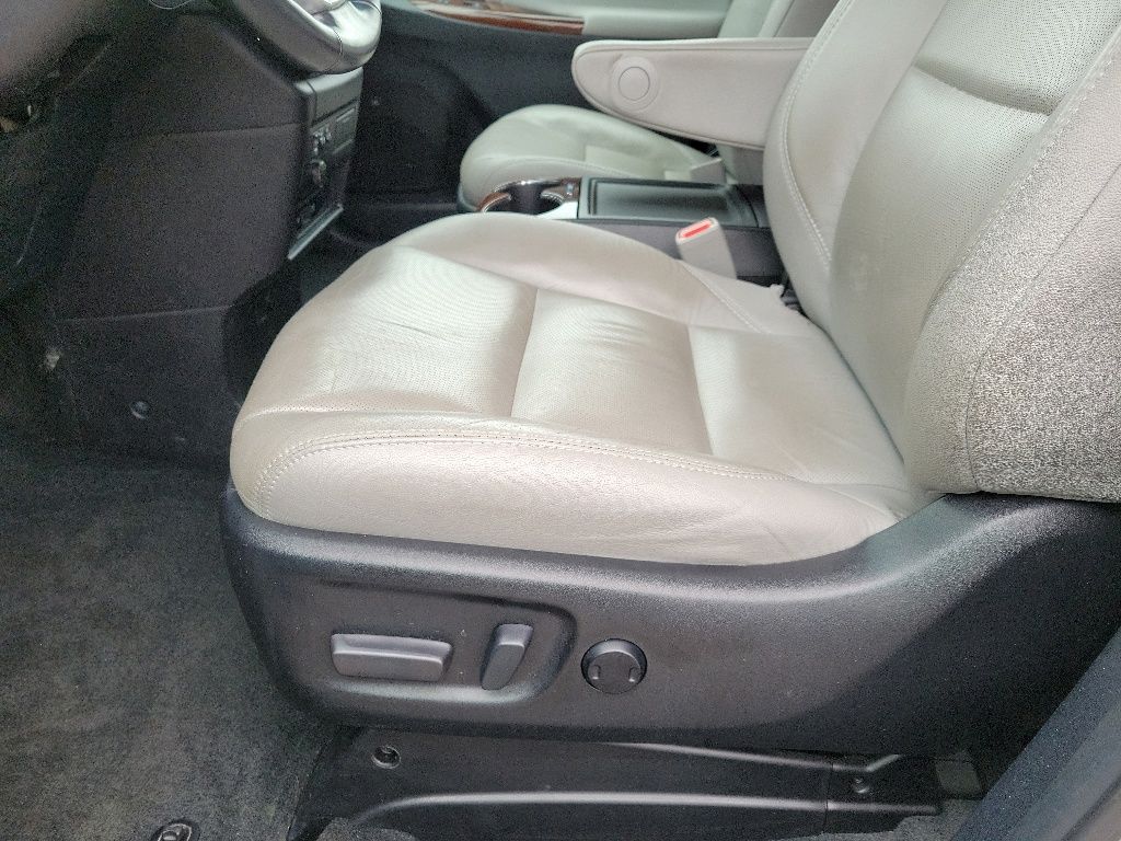 Thumbnail: 2017 Toyota Sienna - 13