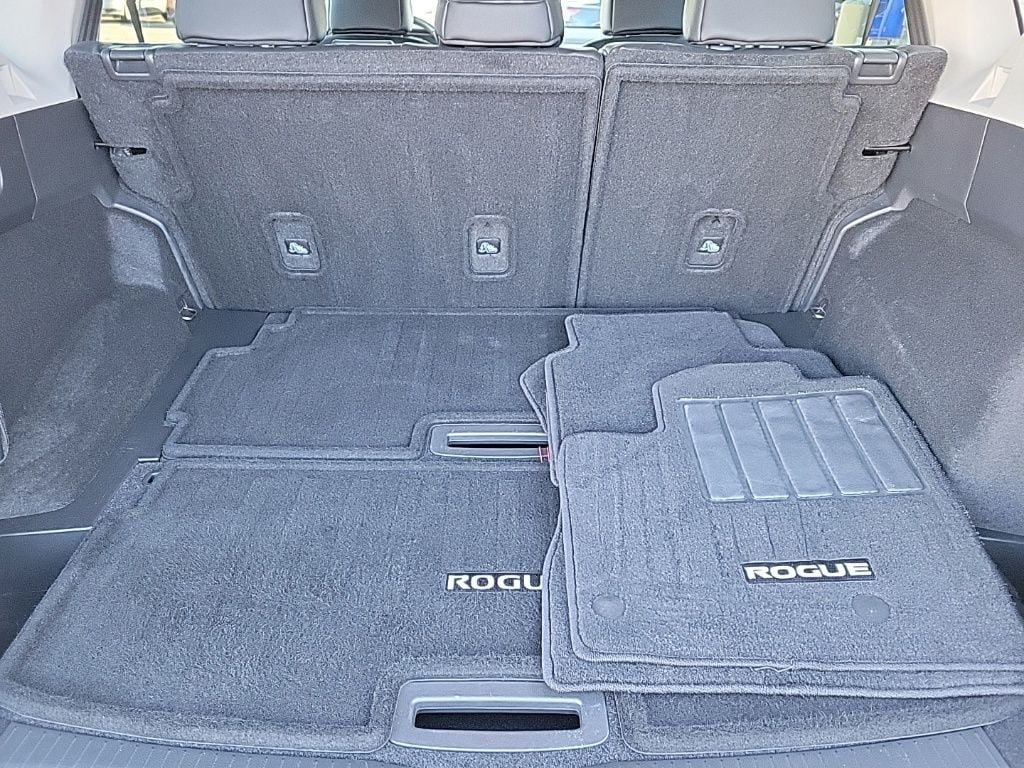 Thumbnail: 2022 Nissan Rogue - 18