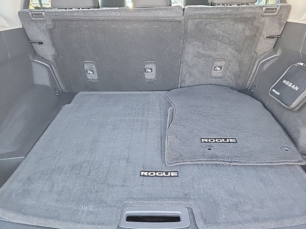 Thumbnail: 2023 Nissan Rogue - 17