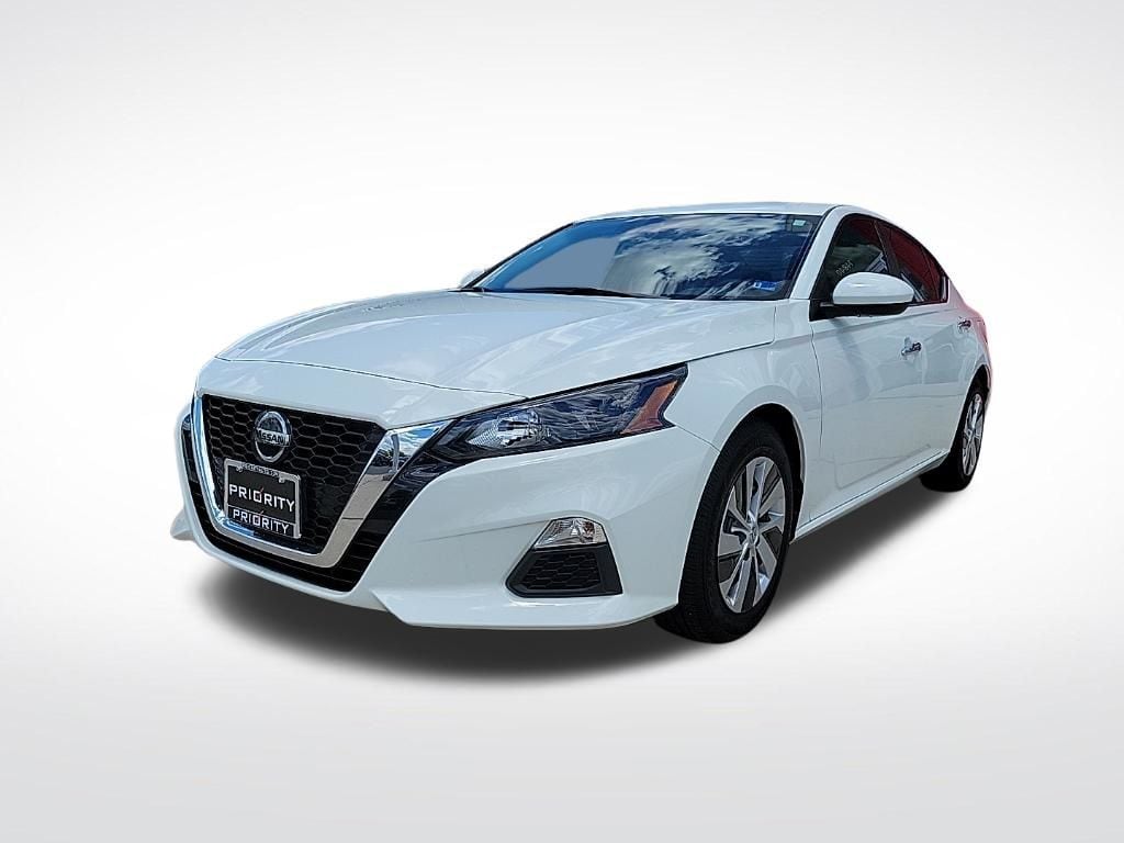 Thumbnail: 2022 Nissan Altima - 1