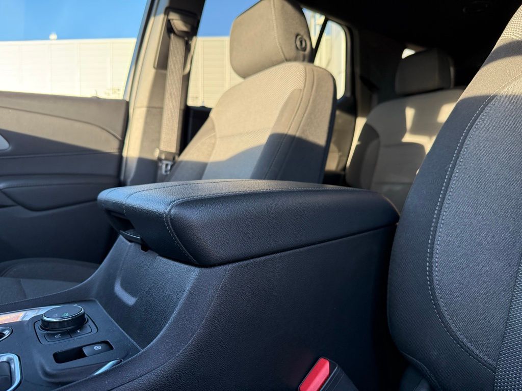 Thumbnail: 2023 Chevrolet Traverse - 26