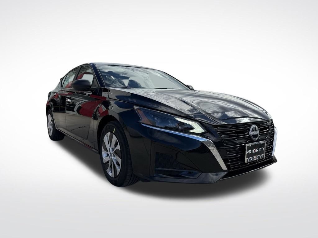 Thumbnail: 2025 Nissan Altima - 7