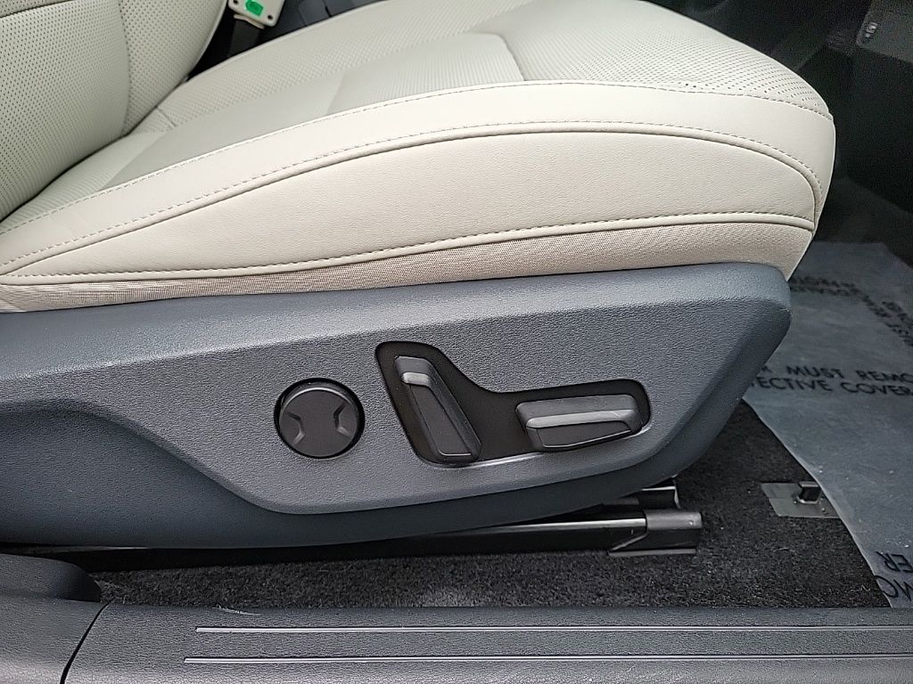 Thumbnail: 2022 Kia EV6 - 18