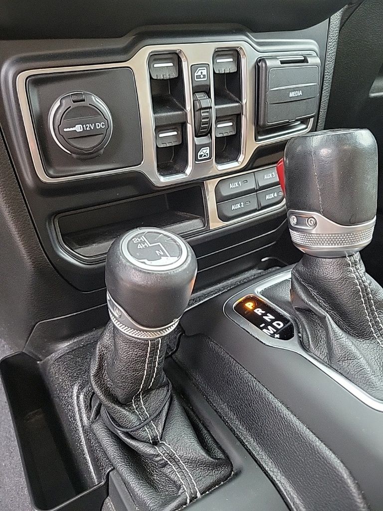Thumbnail: 2020 Jeep Wrangler - 23