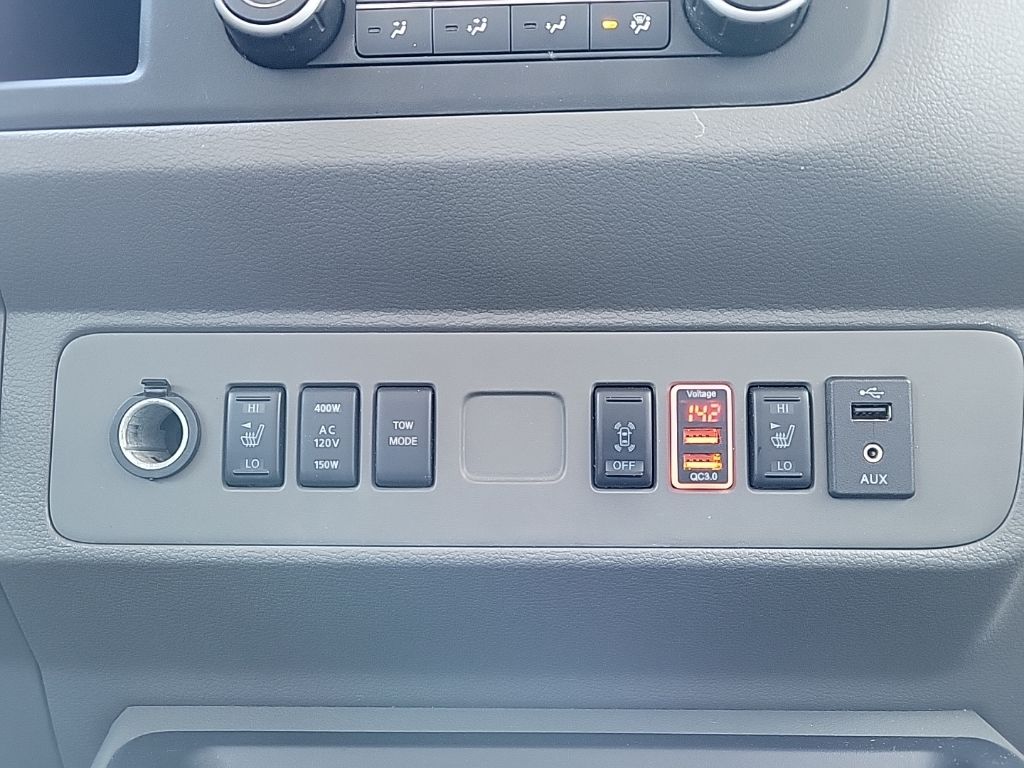 Thumbnail: 2016 Nissan NV - 23