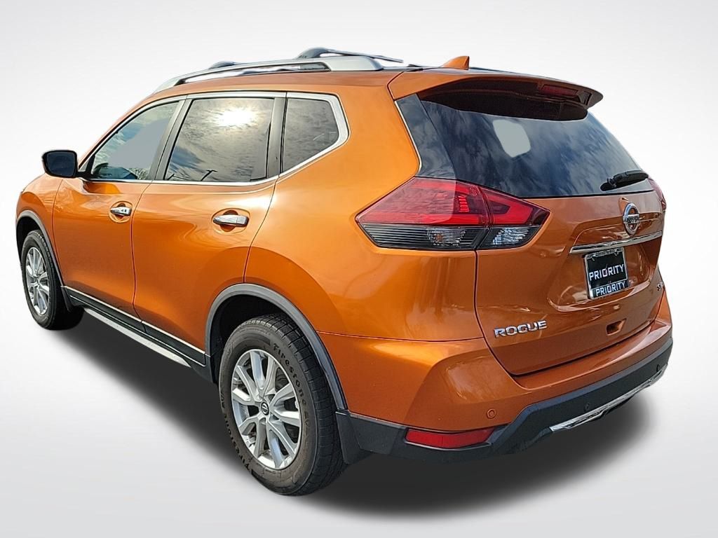 Thumbnail: 2020 Nissan Rogue - 3