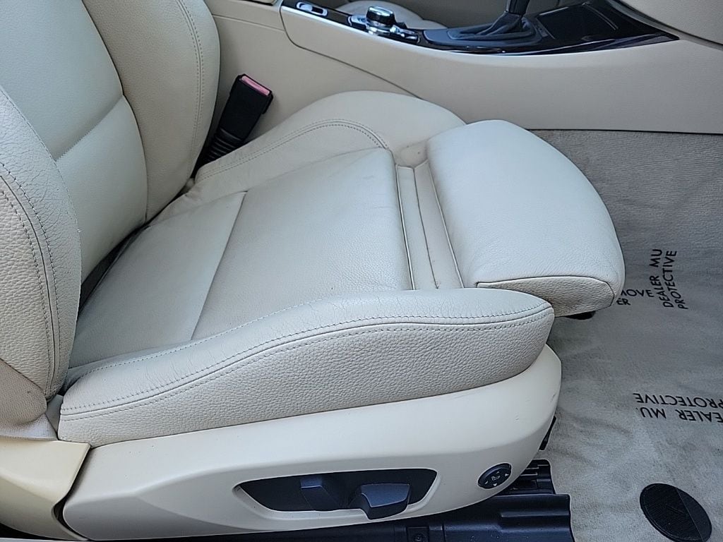 Thumbnail: 2011 BMW 3 Series - 16