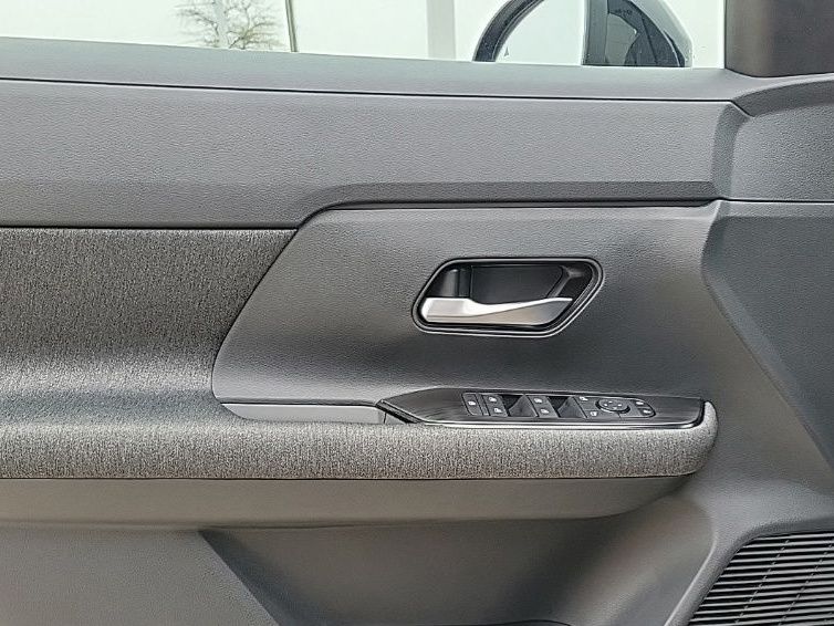 Thumbnail: 2026 Nissan Kicks - 23