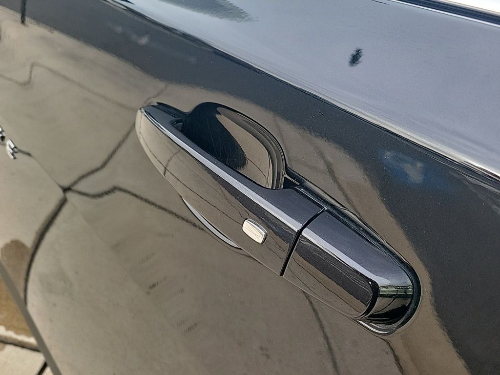 Thumbnail: 2023 Chevrolet Traverse - 10