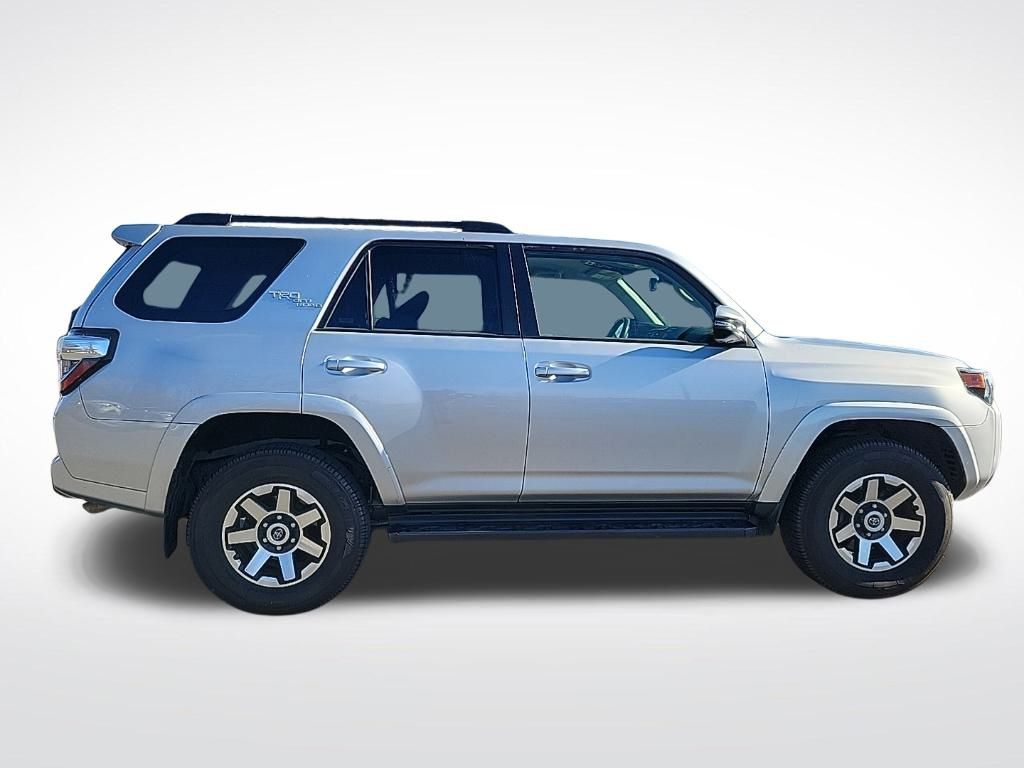 Thumbnail: 2020 Toyota 4Runner - 6