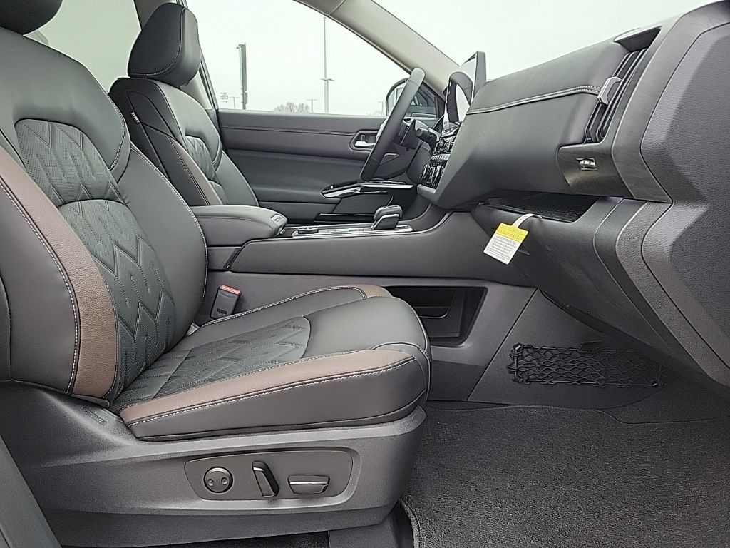 Thumbnail: 2026 Nissan Pathfinder - 17