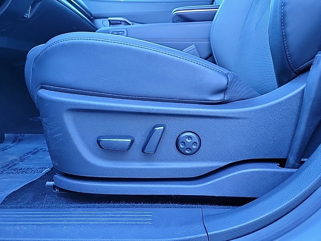 Thumbnail: 2023 Nissan Ariya - 12